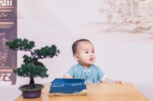 巴彦淖尔宝宝喊肚子疼怎么回事